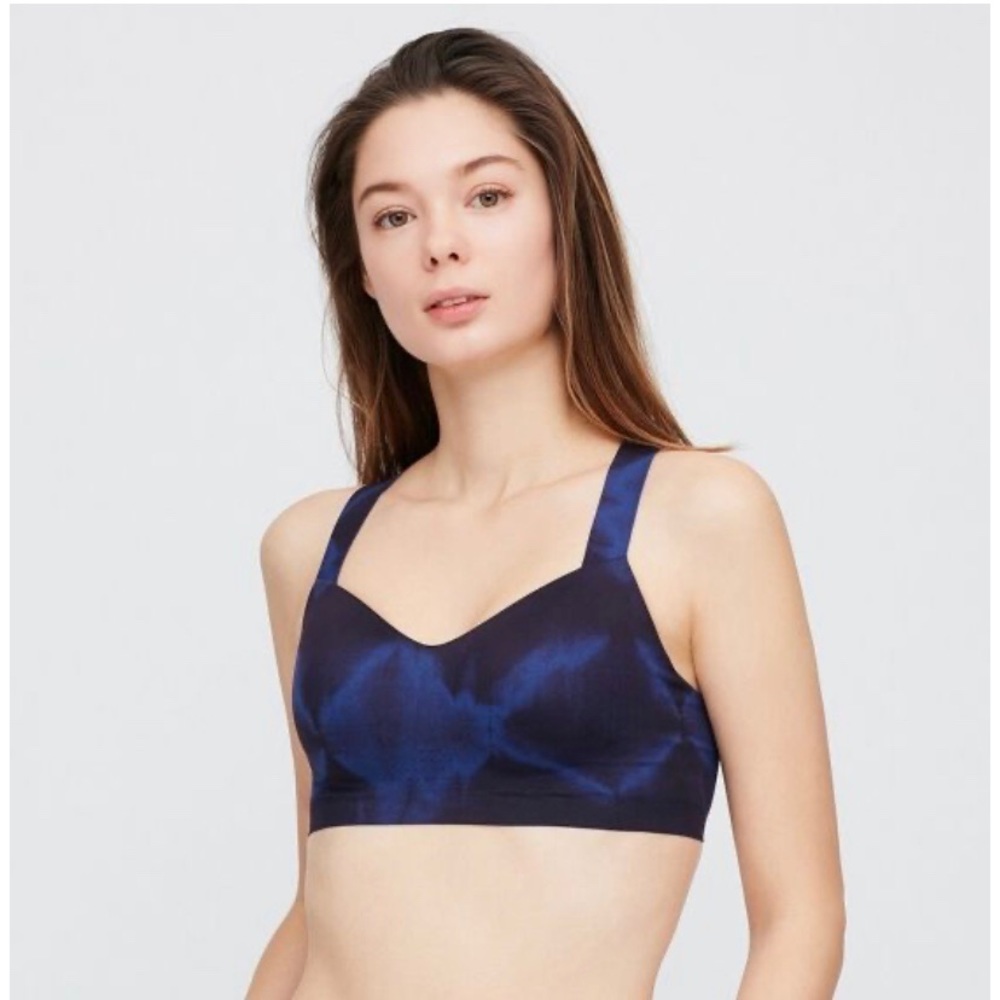 Uniqlo padded wireless active bra blue size XS